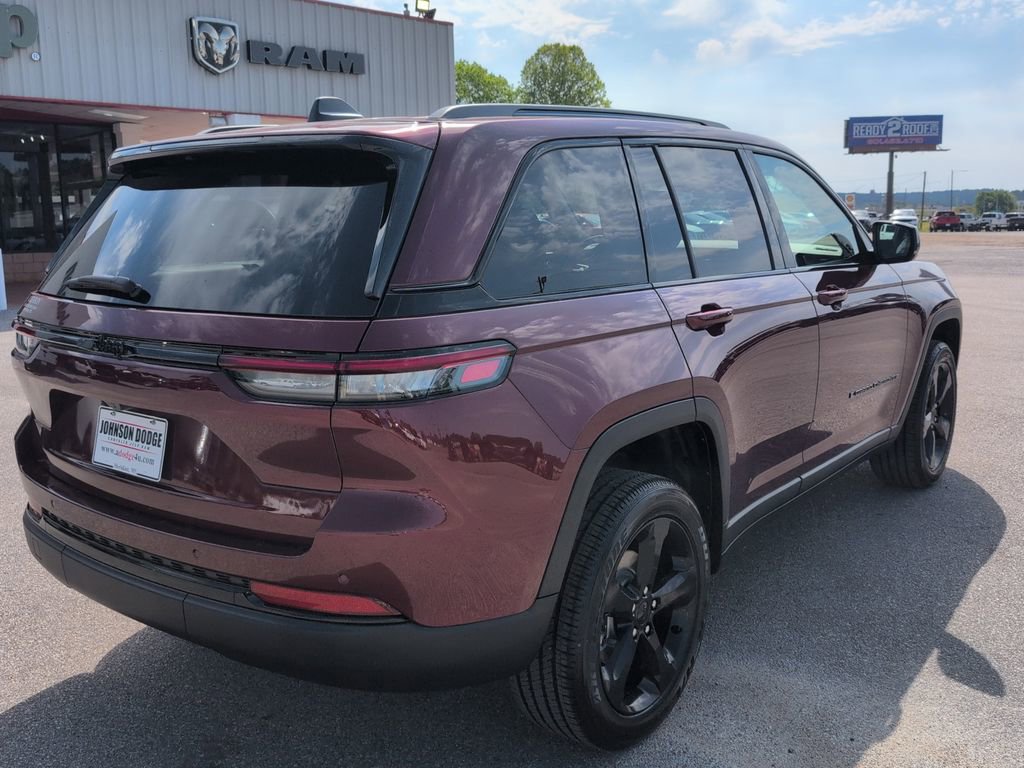 New 2025 Jeep Grand Cherokee Altitude image 7