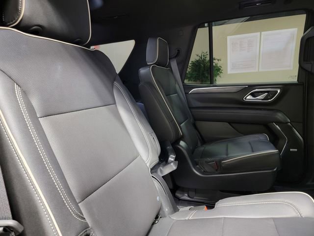 Used 2023 GMC Yukon SLT w/ SLT Luxury Package AWD/4WD image 15