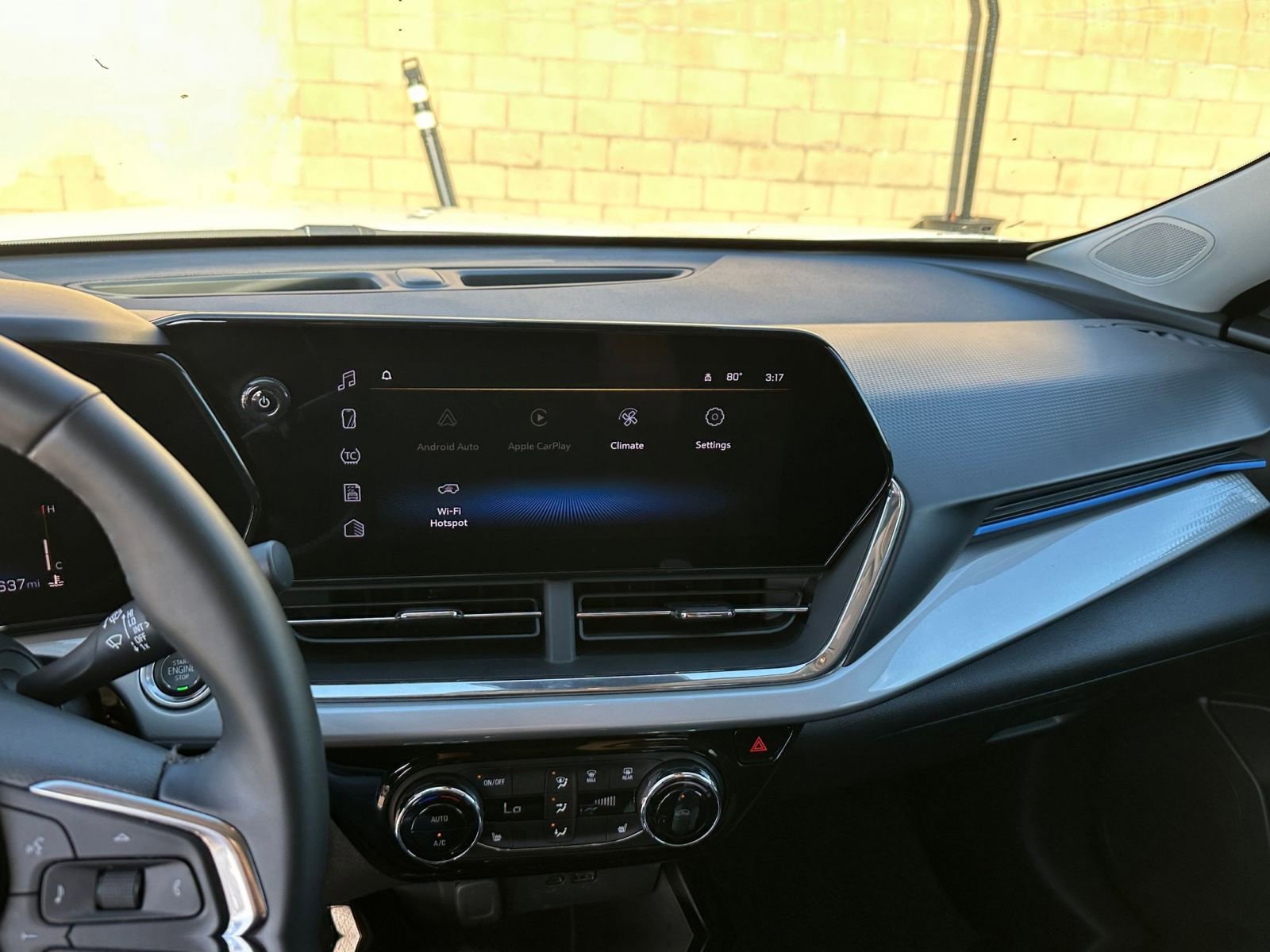 Used 2025 Chevrolet Trax LT w/ LT Convenience Package image 20