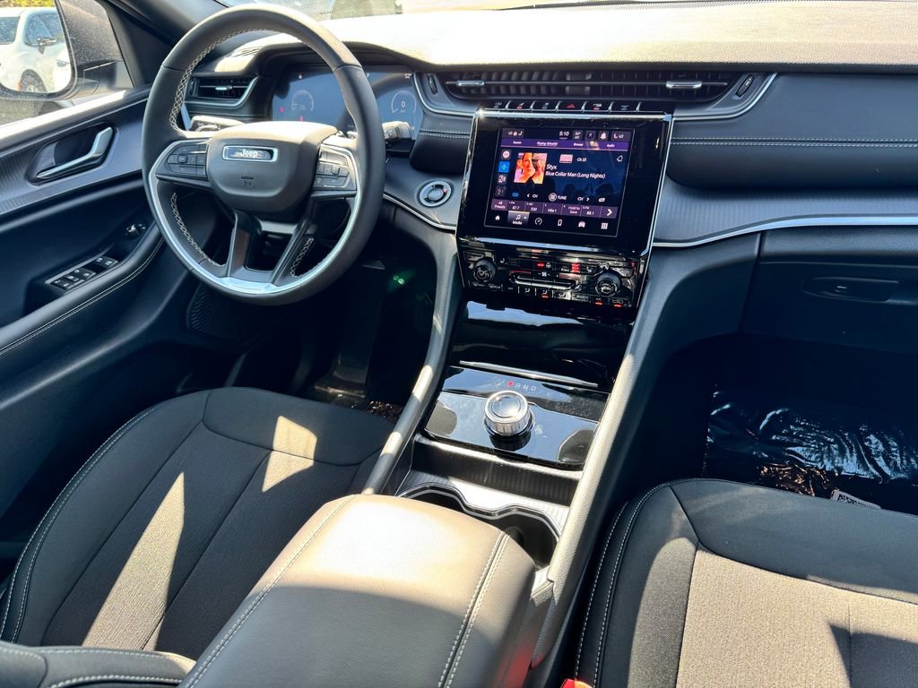 New 2026 Jeep Grand Cherokee Laredo X AWD/4WD image 11