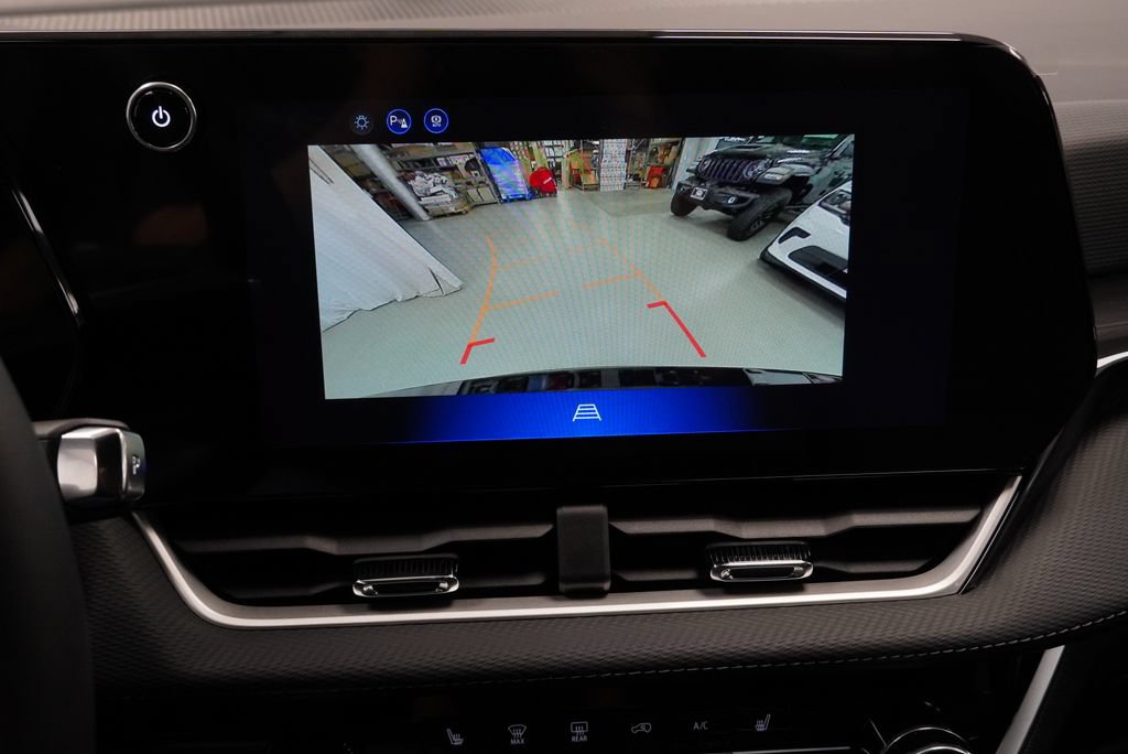 New 2027 Chevrolet Equinox LT FWD image 17