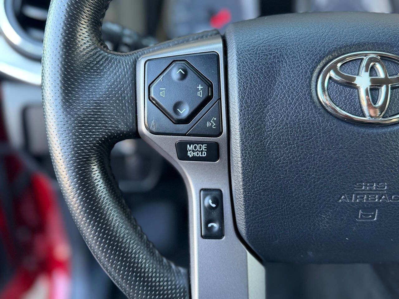 Used 2016 Toyota Tacoma TRD Sport image 10