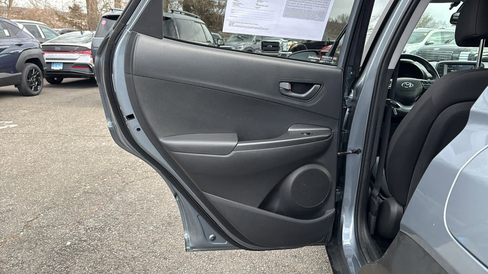 Used 2021 Hyundai Kona SEL w/ Winter Weather Package image 23