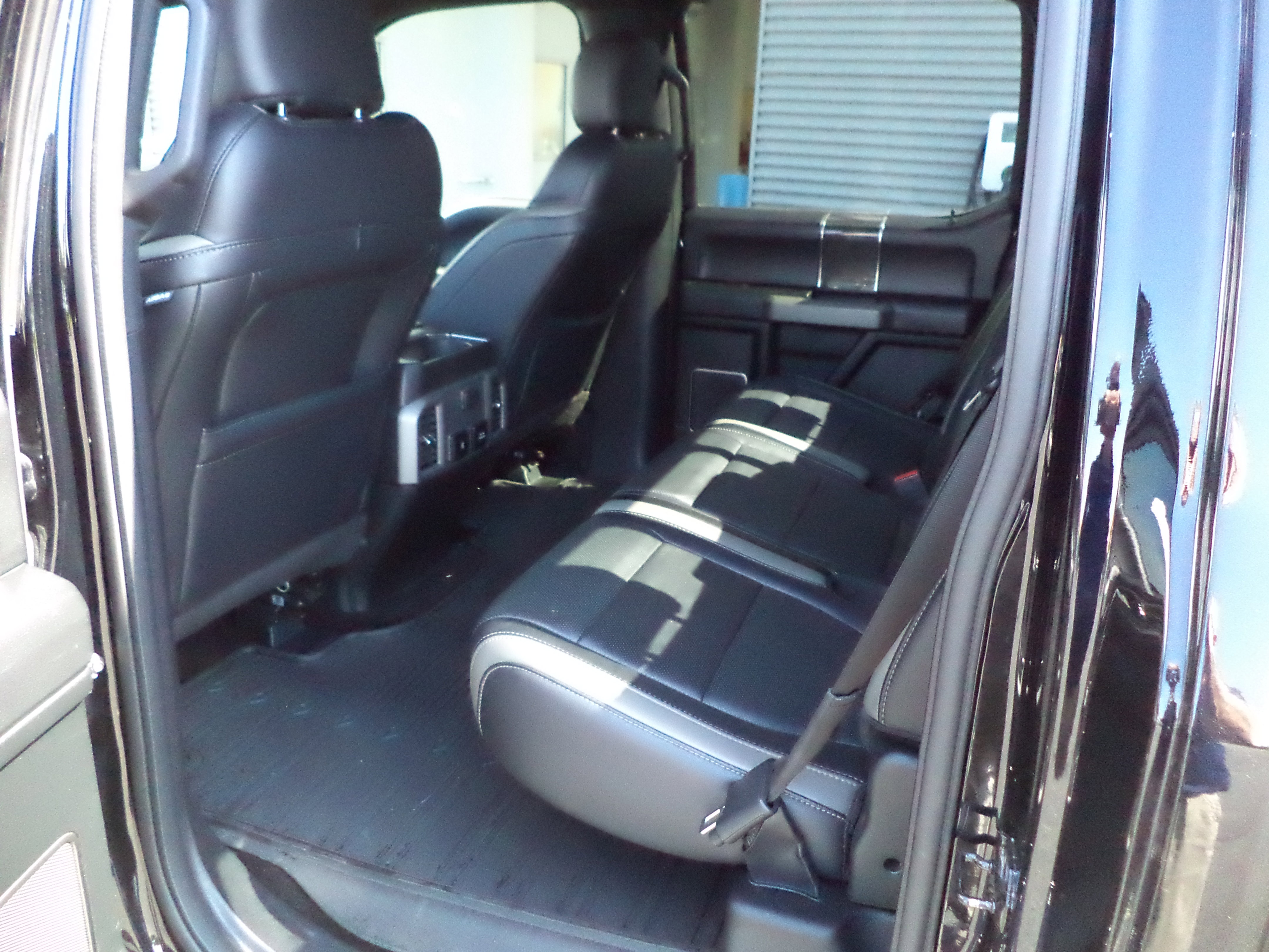 Used 2018 Ford F150 Raptor w/ Equipment Group 802A Luxury image 3