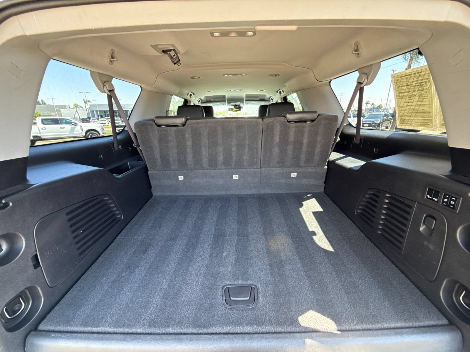 Used 2016 Chevrolet Suburban LT w/ Luxury Package RWD image 14