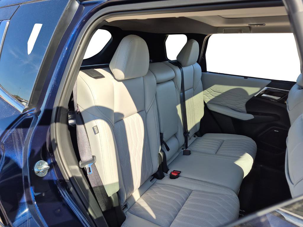 New 2026 Mitsubishi Outlander SEL image 30