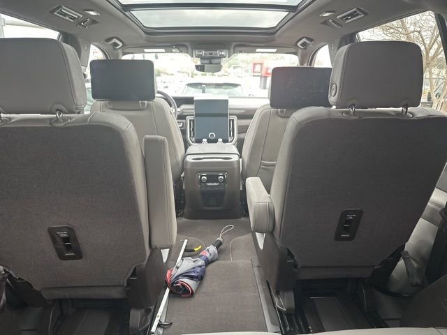 Used 2025 GMC Yukon Elevation w/ Elevation Premium Package image 4