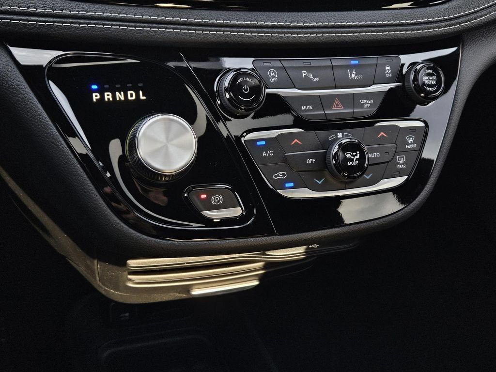 New 2026 Chrysler Pacifica Select w/ S Appearance Package FWD image 19
