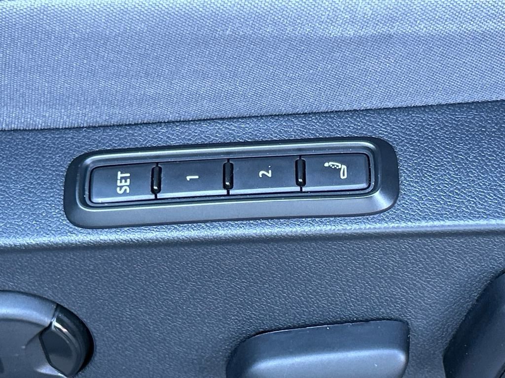 Used 2023 Volkswagen ID.4 S image 17