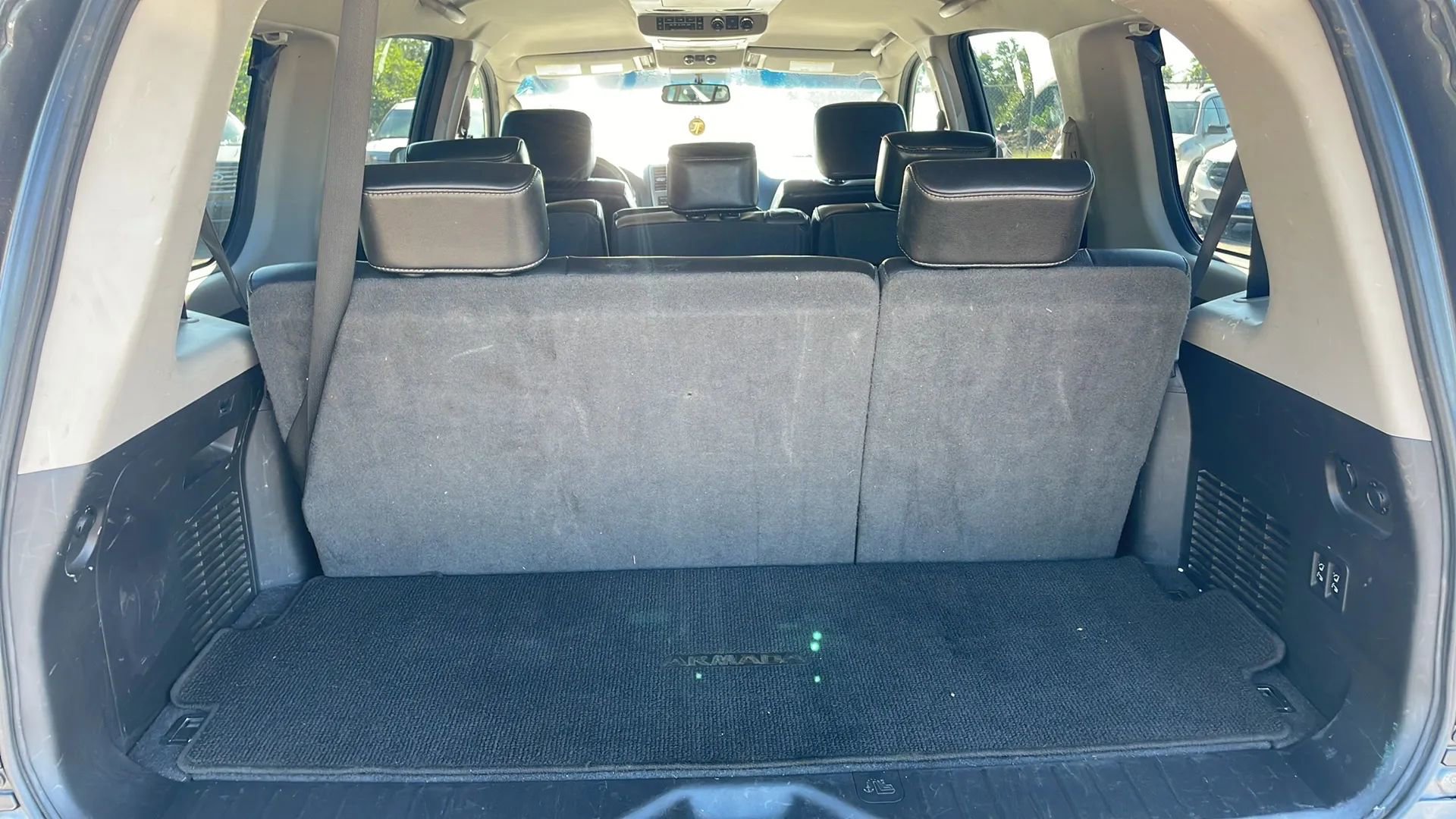 Used 2011 Nissan Armada SL image 10