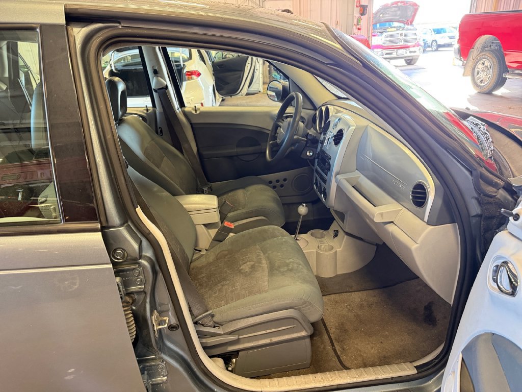 Used 2008 Chrysler PT Cruiser FWD image 33