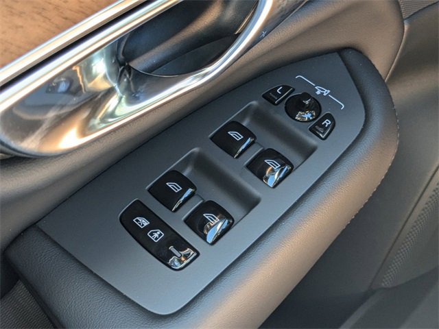 New 2025 Volvo XC90 B6 Plus w/ Protection Package Premier image 26