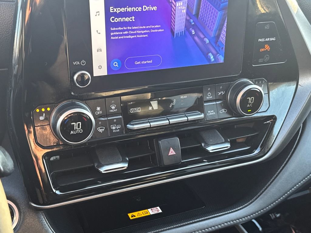 Used 2024 Toyota Highlander XLE image 26