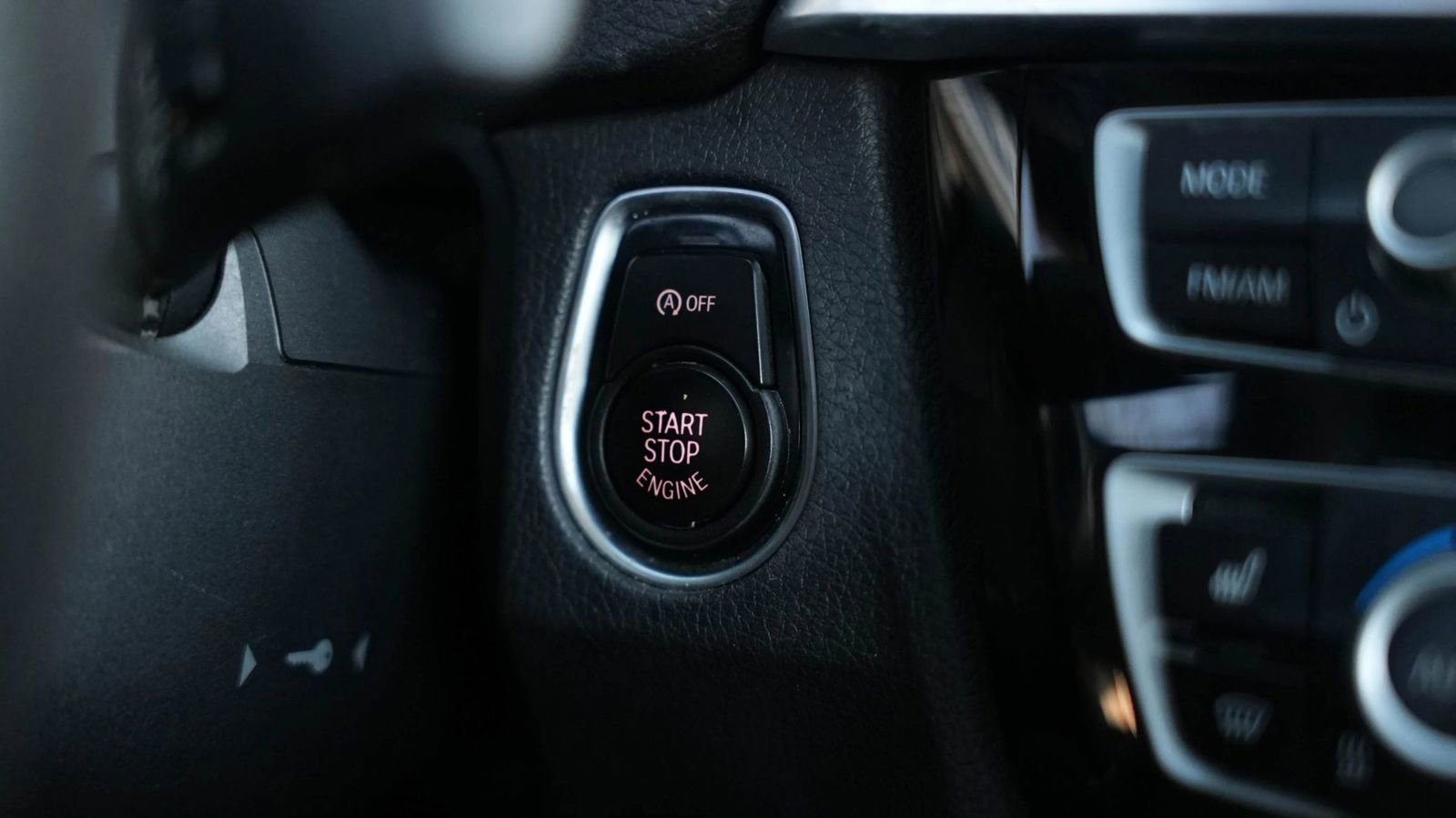 Used 2018 BMW 330i xDrive Sedan w/ Convenience Package image 42