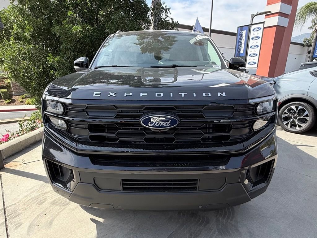 New 2026 Ford Expedition Max Active RWD image 3