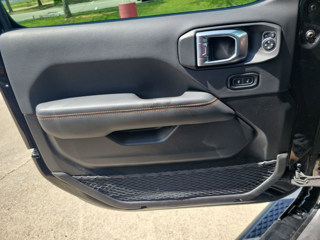 Used 2023 Jeep Gladiator Mojave w/ Cold Weather Group image 13