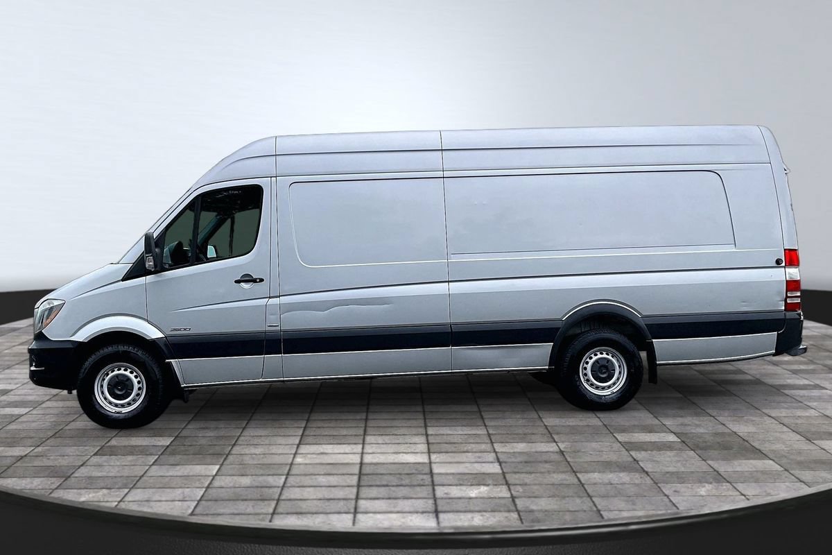 Used 2015 Mercedes-Benz Sprinter 2500 image 4