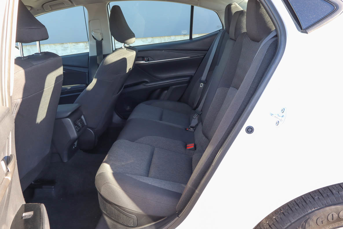 Used 2025 Toyota Camry LE FWD image 8