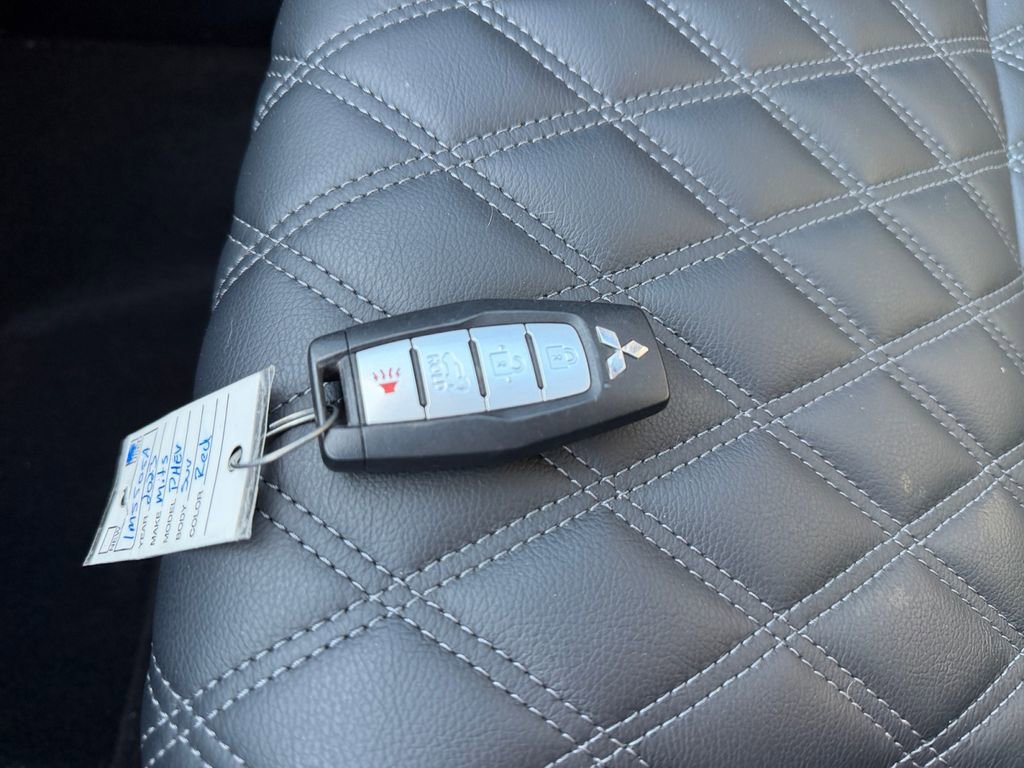 Used 2023 Mitsubishi Outlander SEL image 32