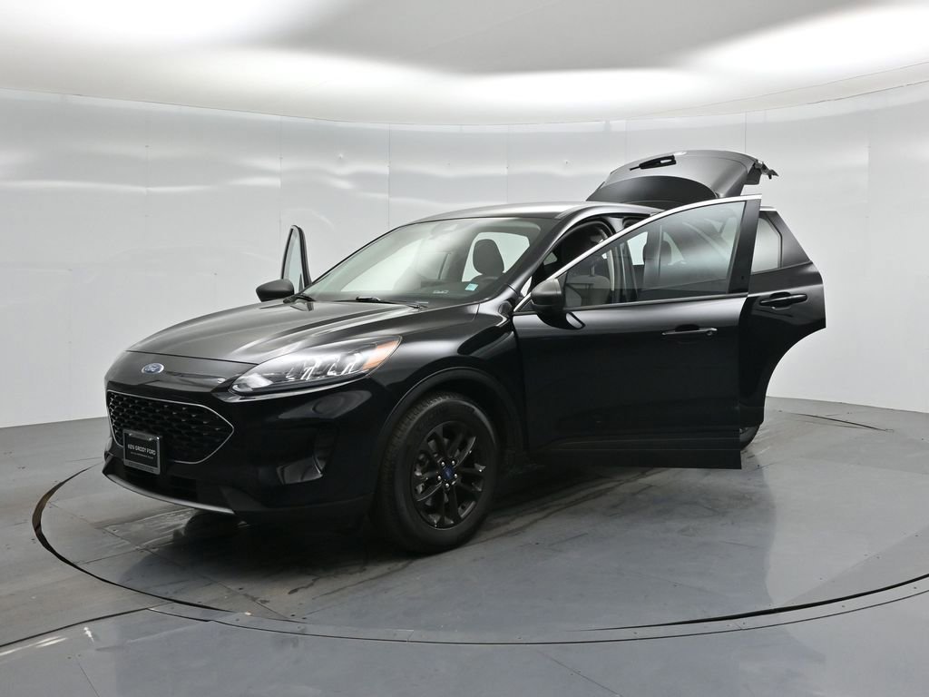 Certified 2022 Ford Escape SE image 28