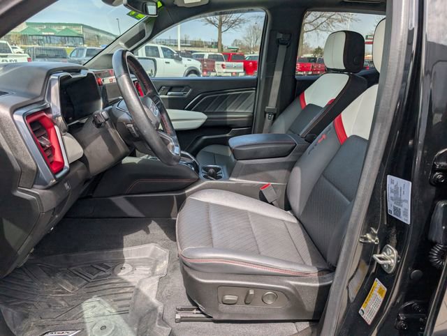 Used 2024 GMC Canyon AT4X image 2