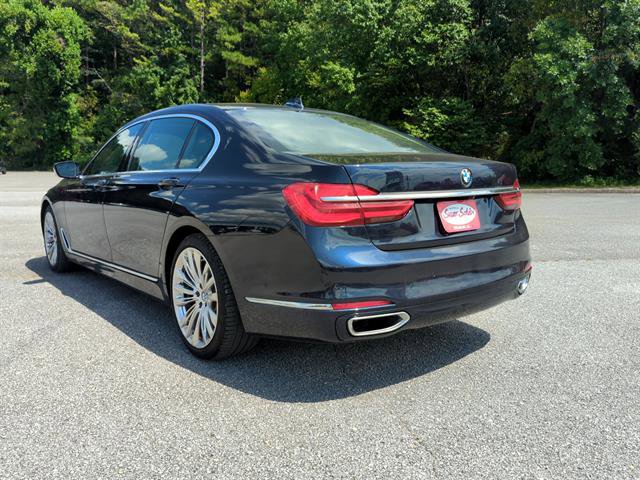 Used 2019 BMW 750i xDrive w/ Executive Package image 3