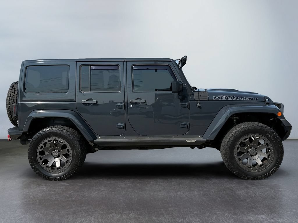 Used 2017 Jeep Wrangler Unlimited Sahara AWD/4WD image 2
