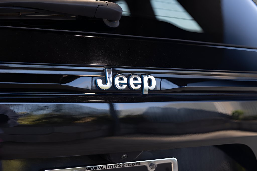Used 2023 Jeep Grand Cherokee 4WD 4xe image 16
