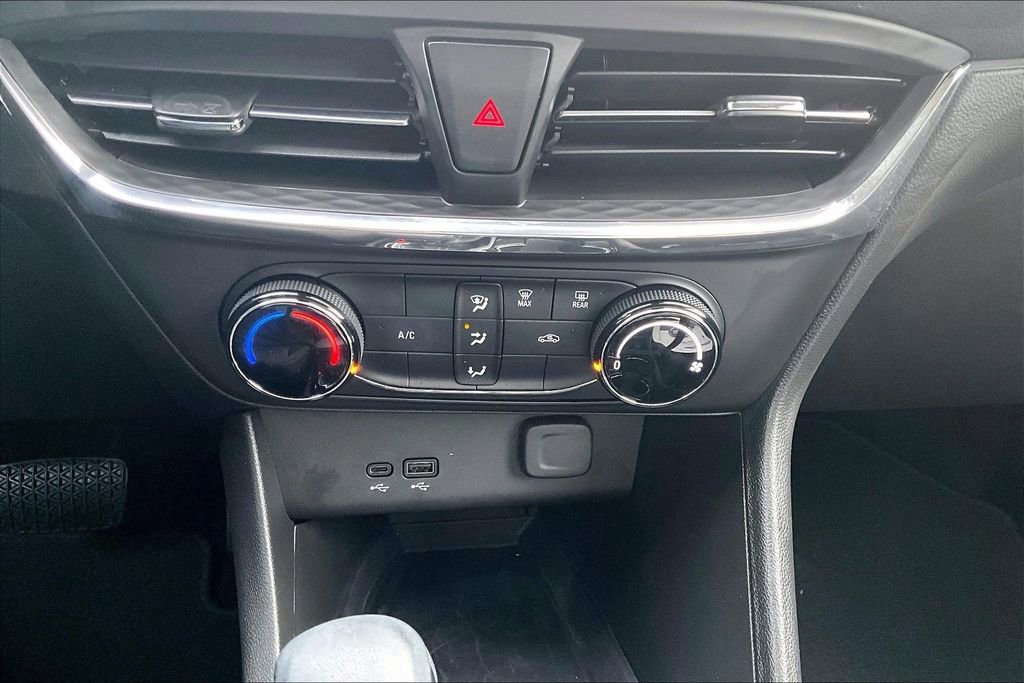 Used 2025 Buick Encore GX Preferred image 31