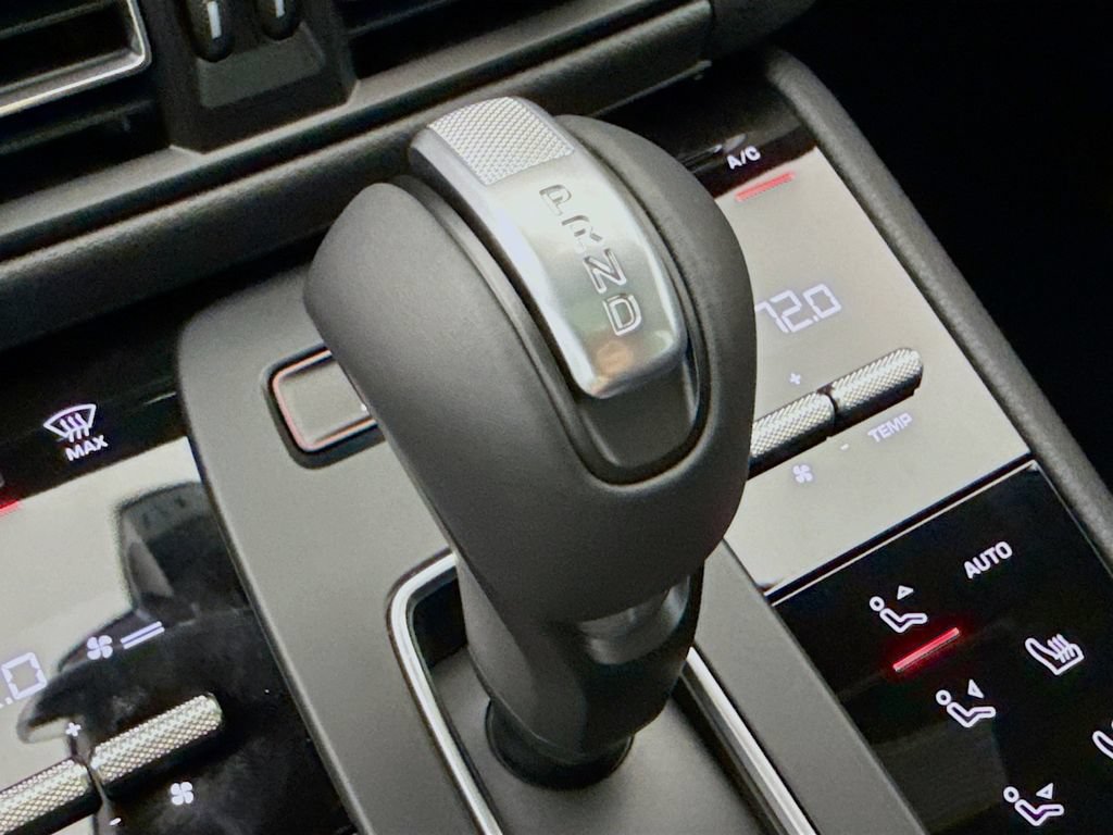 New 2026 Porsche Macan AWD/4WD image 23