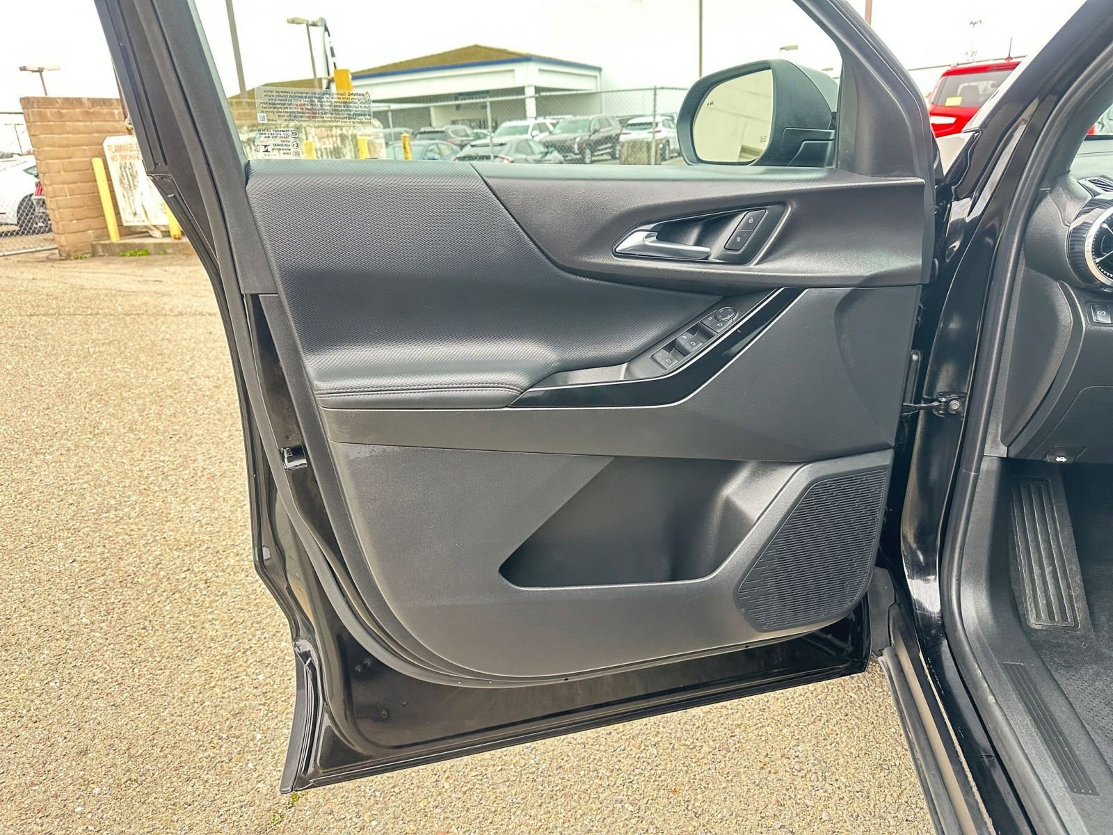 Used 2025 Chevrolet Equinox LT image 20