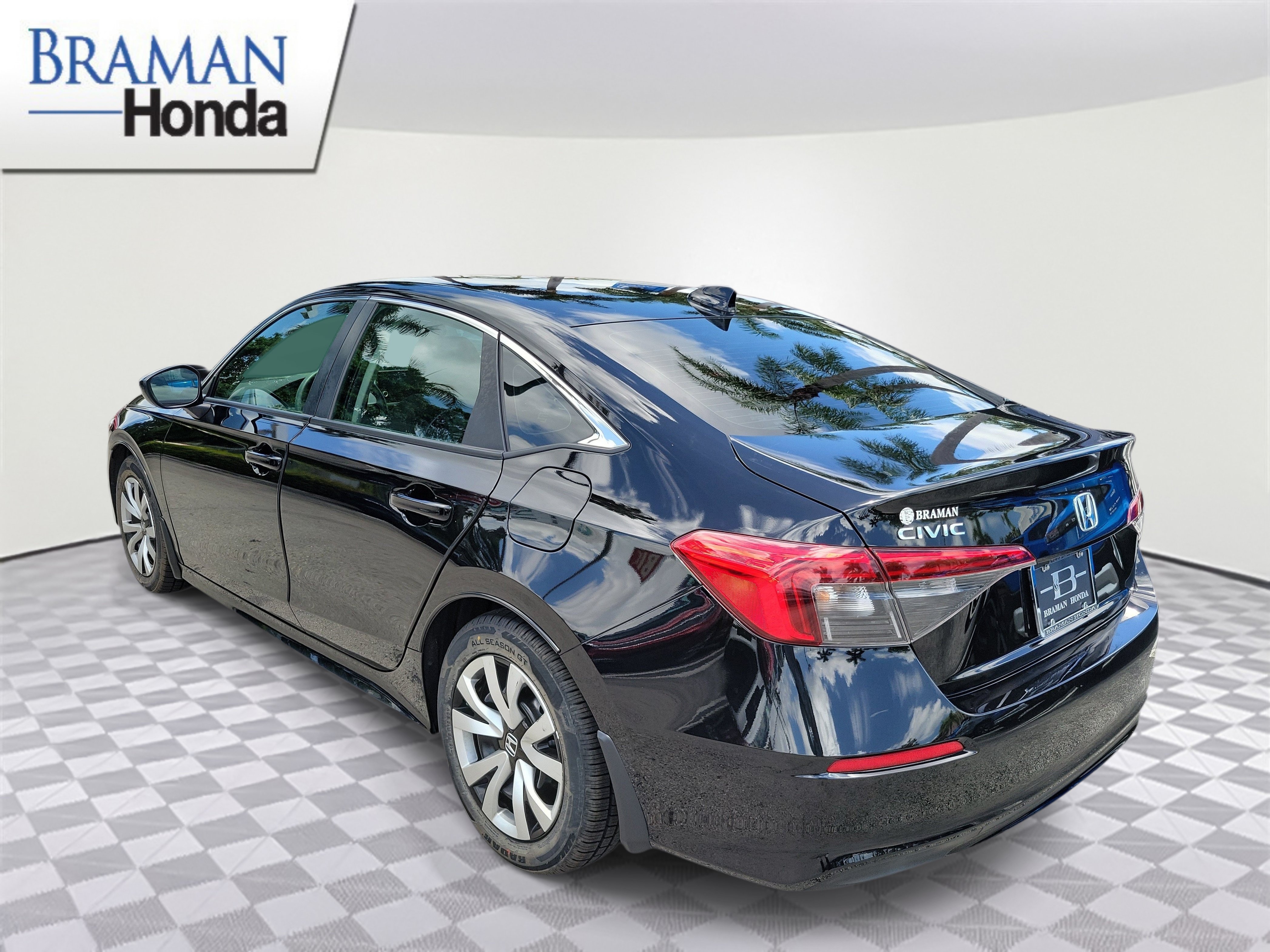 Certified 2023 Honda Civic LX image 4