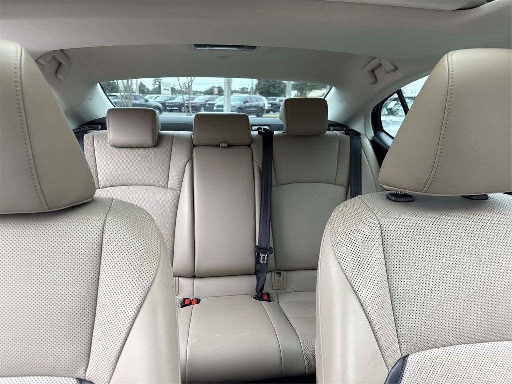 Used 2020 Lexus ES 300h w/ Premium Package image 30