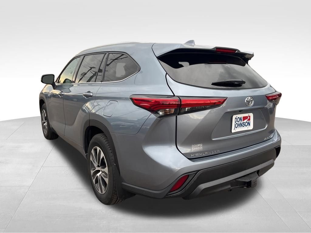 Used 2021 Toyota Highlander XLE image 5