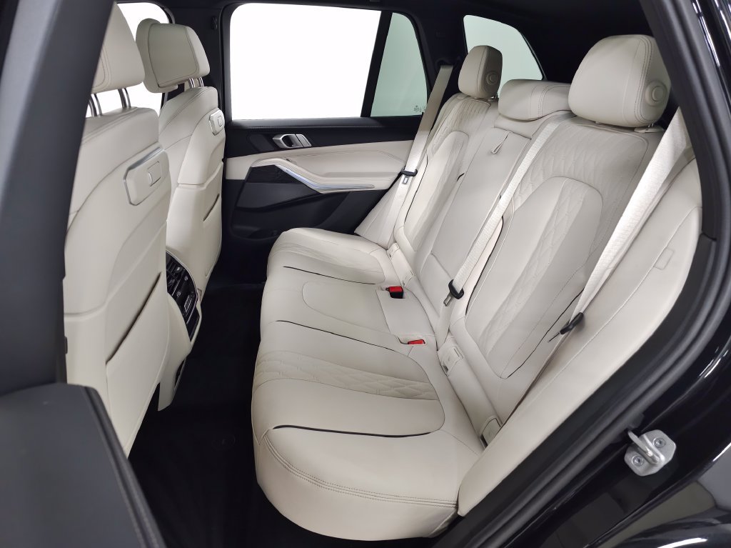 Used 2024 BMW X5 xDrive50e w/ M Sport Package AWD/4WD image 39
