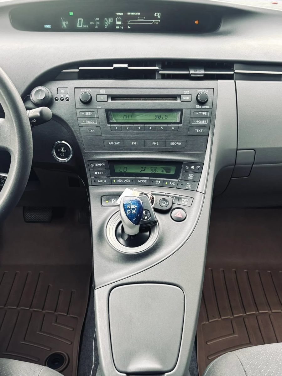 Used 2010 Toyota Prius Two FWD image 19