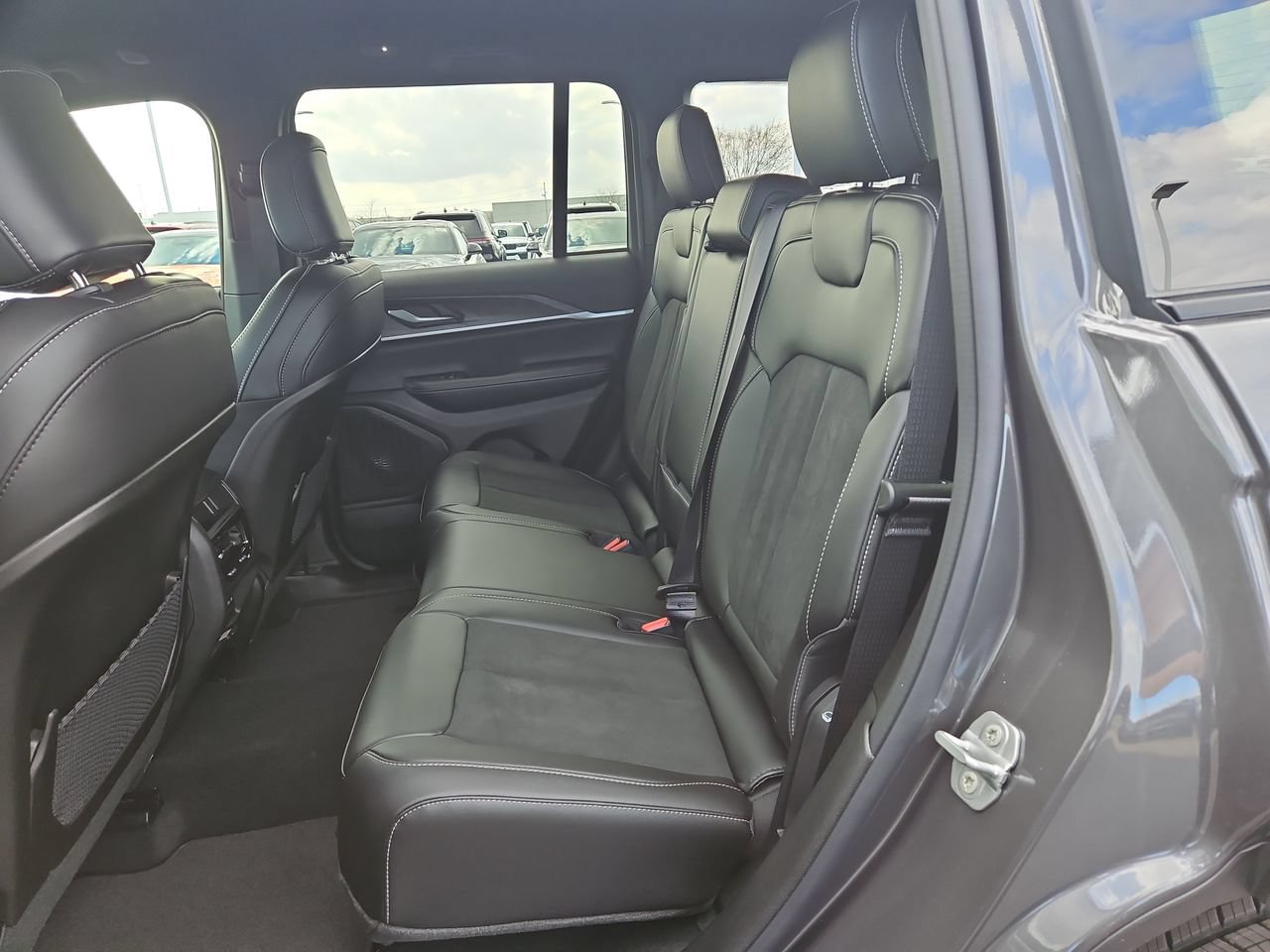 New 2026 Jeep Grand Cherokee Altitude AWD/4WD image 13