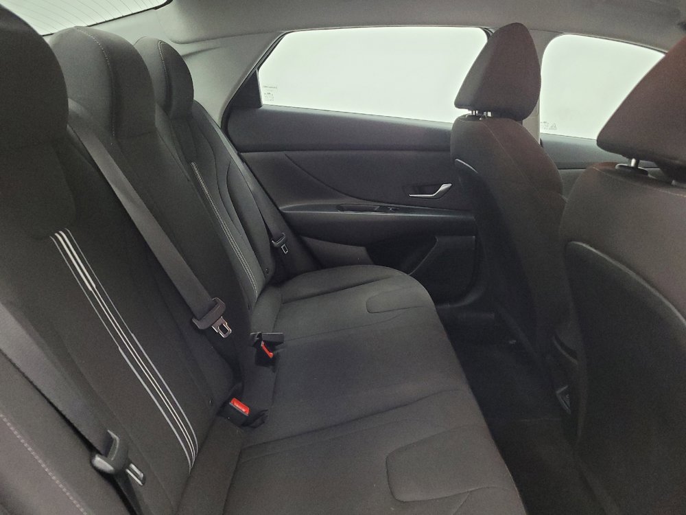 Used 2024 Hyundai Elantra Blue FWD image 19