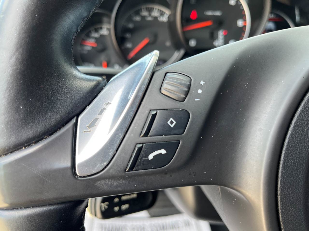Used 2014 Porsche Cayenne Diesel Platinum Edition AWD/4WD image 29