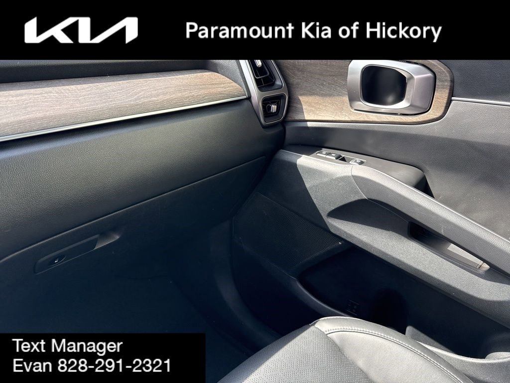 Used 2023 Kia Sorento EX w/ Panoramic Sunroof Package image 31