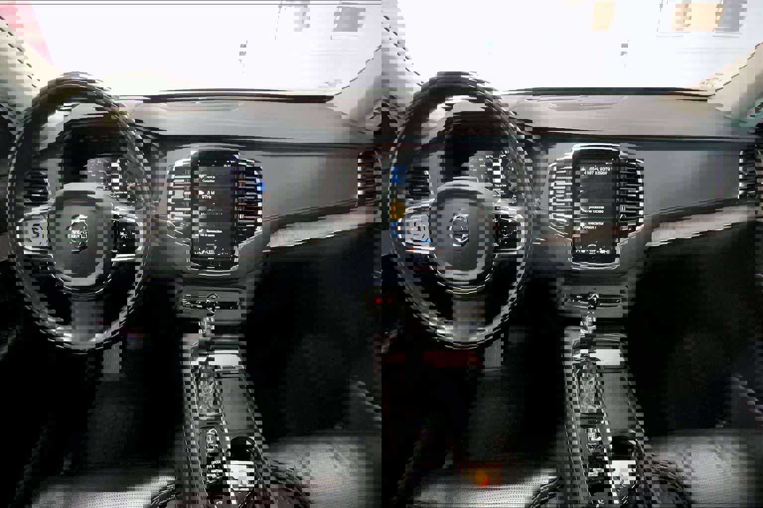 Used 2021 Volvo XC90 T6 Inscription w/ Climate Package image 10