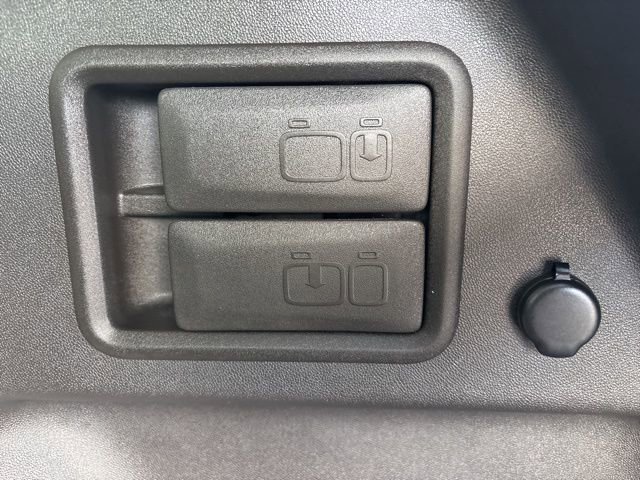 Used 2024 GMC Terrain SLT image 29