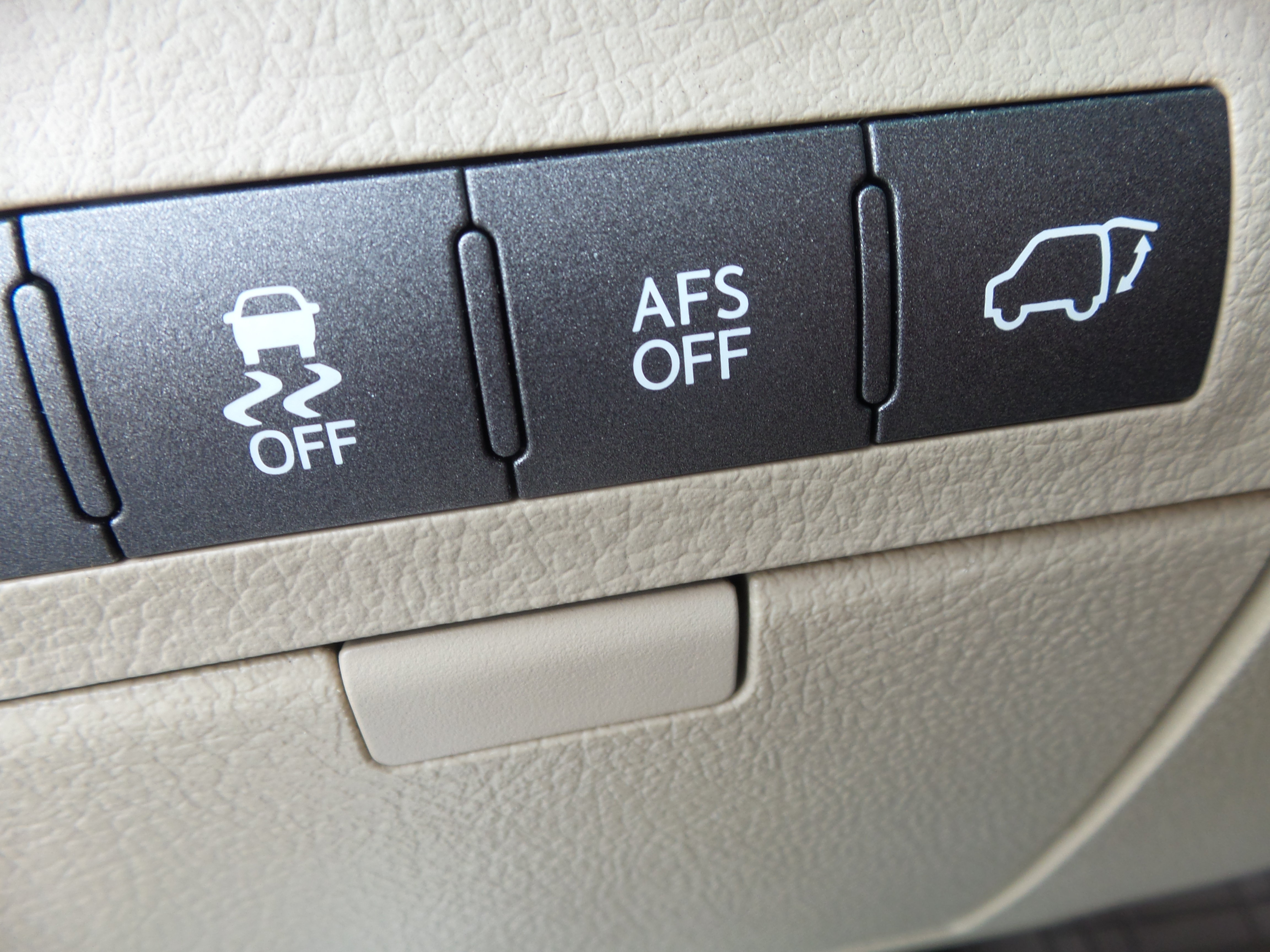 Used 2011 Lexus LX 570 4WD image 22