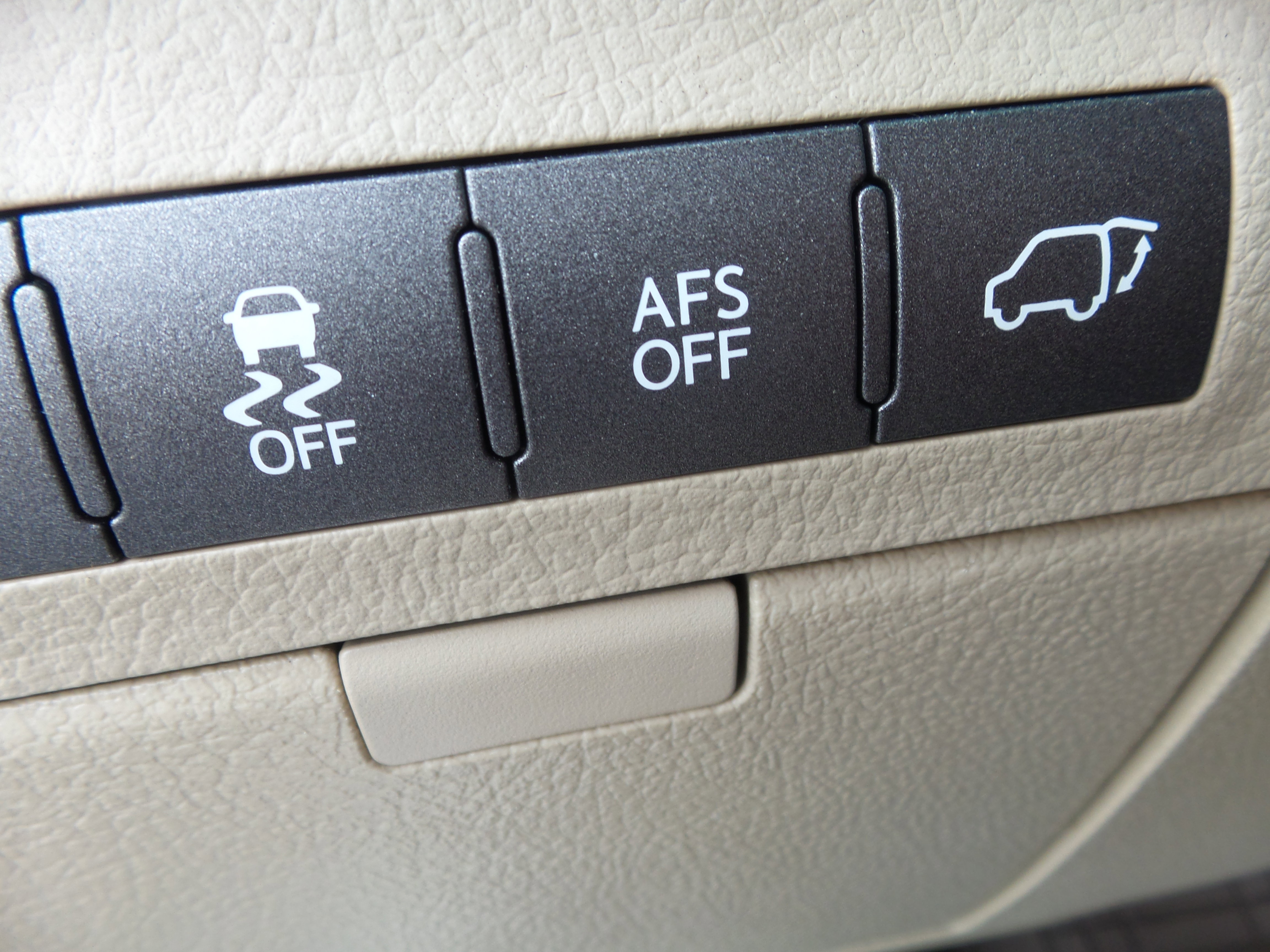 Used 2011 Lexus LX 570 4WD image 22