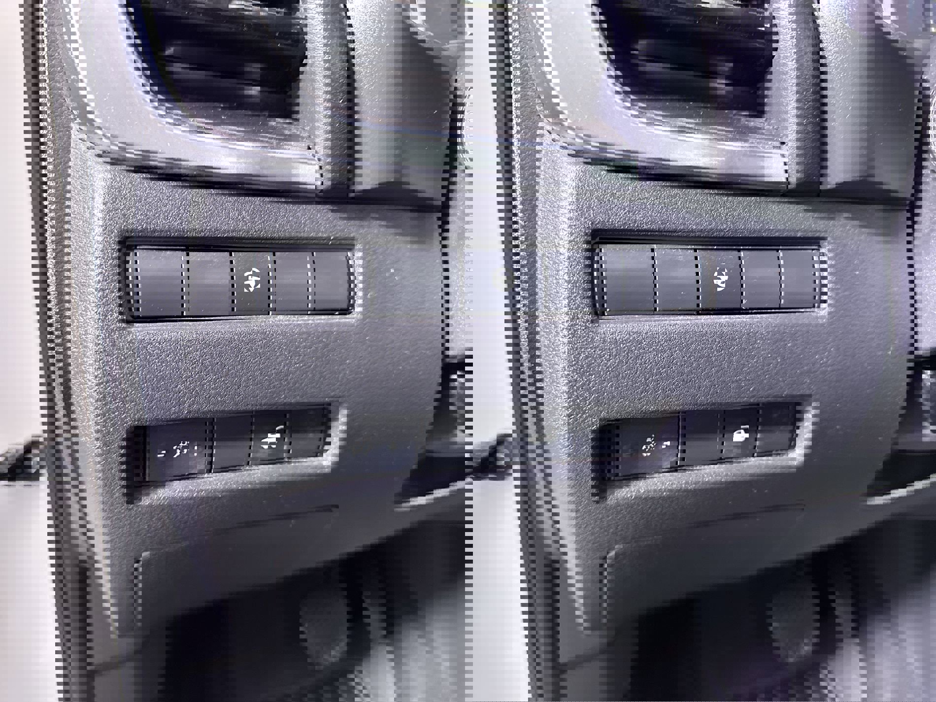 Used 2021 Nissan Rogue SV w/ Premium Package image 54