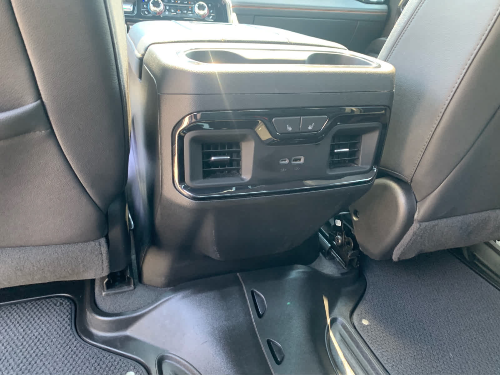 Used 2024 GMC Sierra 2500 AT4 w/ AT4 Preferred Package AWD/4WD image 24