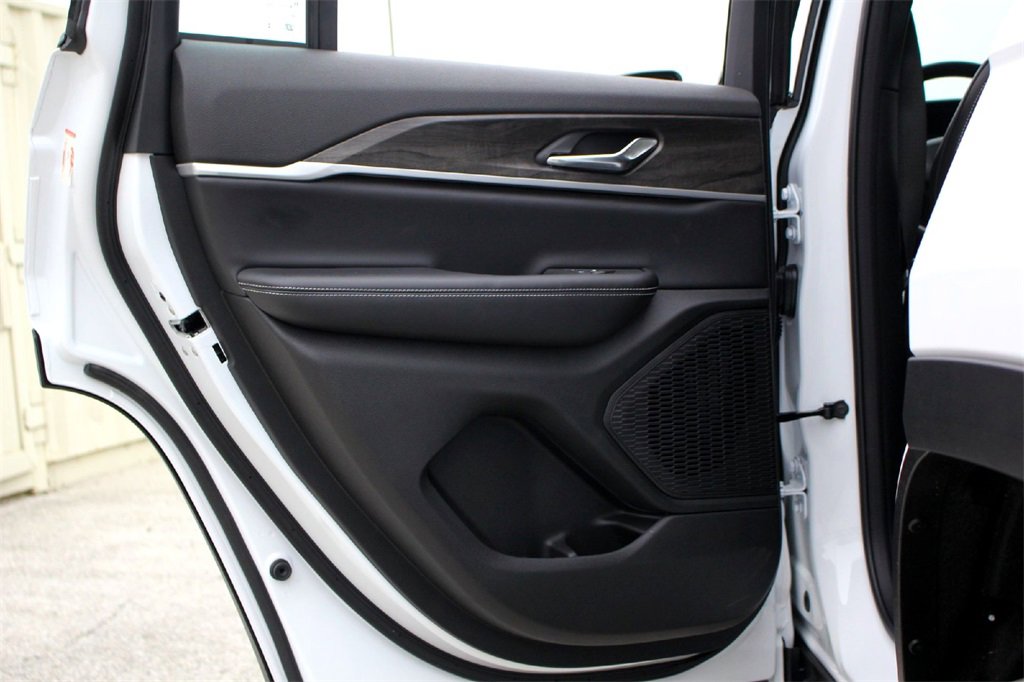 New 2025 Jeep Grand Cherokee Limited w/ MOPAR Finishing Package image 19