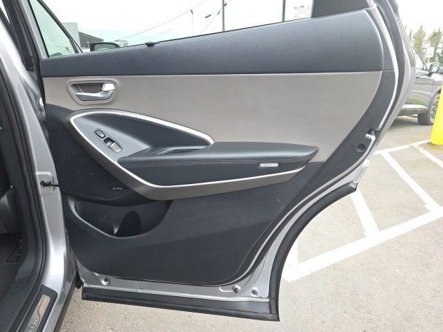 Used 2017 Hyundai Santa Fe SE image 24