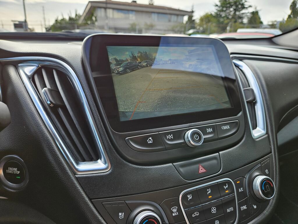 Used 2018 Chevrolet Malibu Premier image 9