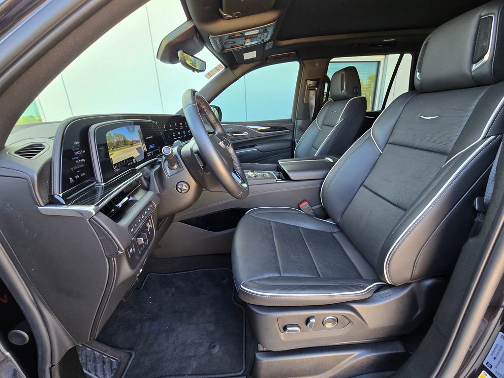 Used 2024 Cadillac Escalade Sport w/ LPO, ONYX Package AWD/4WD image 10